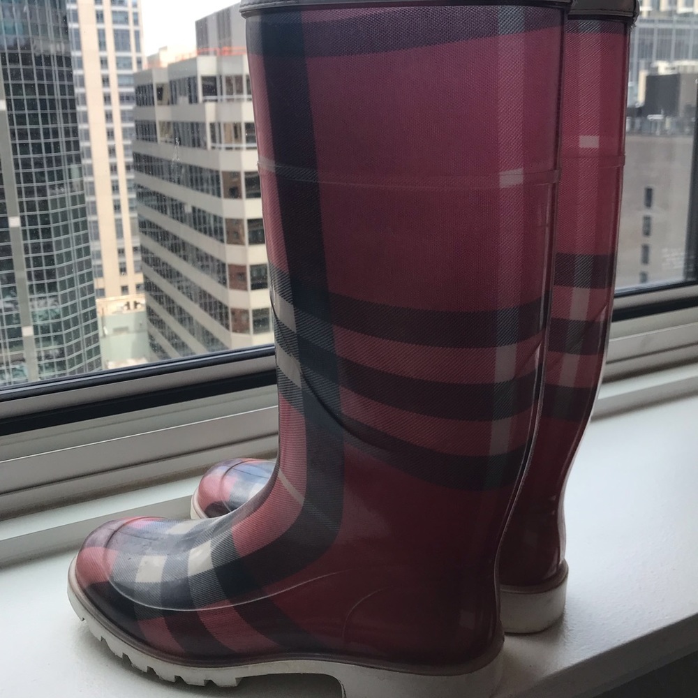 Burberry rain boots - Picture 4 of 5